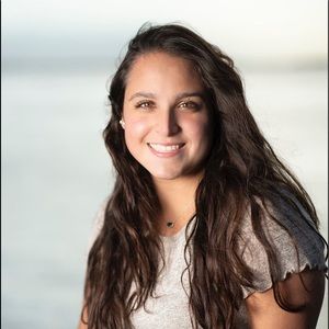 Meet your Posher, Danielle